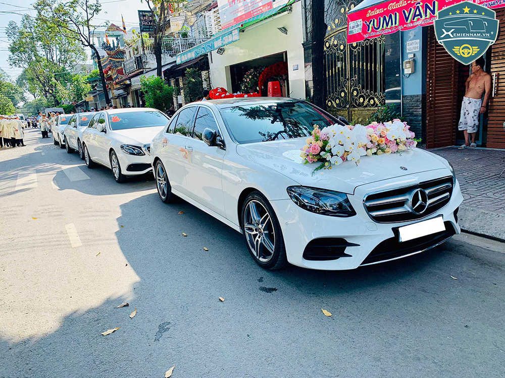 Cho Thuê Xe Hoa 4 chỗ